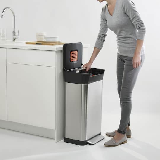 Joseph Joseph Titan 30L Trash Compactor Can